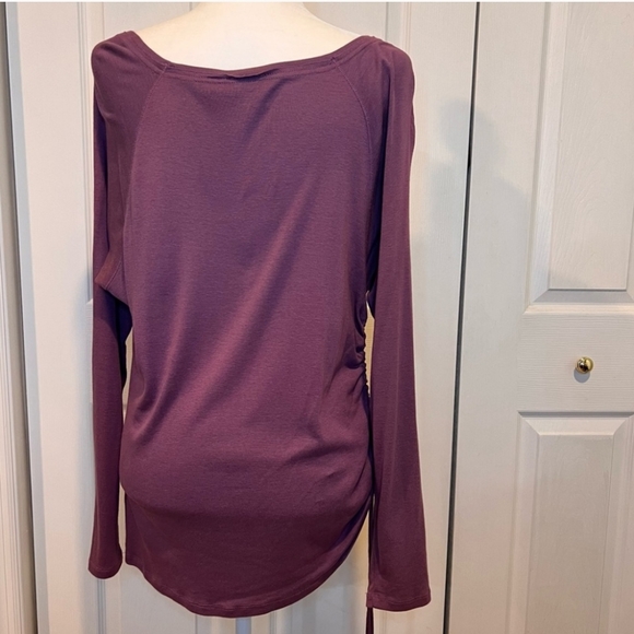 EUC Amber Sun Long Sleeve Shirt Top with Ruching on the Side - size XL - Picture 2 of 7